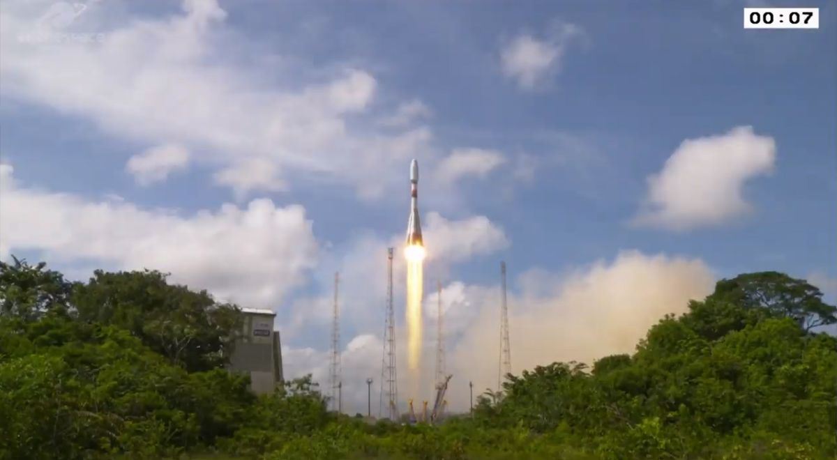 Arianespace launches French military spy satellite on Arianespace launches French military spy satellite on