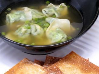 Spinach Soup With Wontons