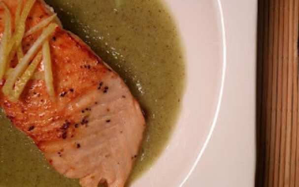 salmon-on-kiwi-lemon-puree.jpg Salmon on Kiwi & Lemon Puree