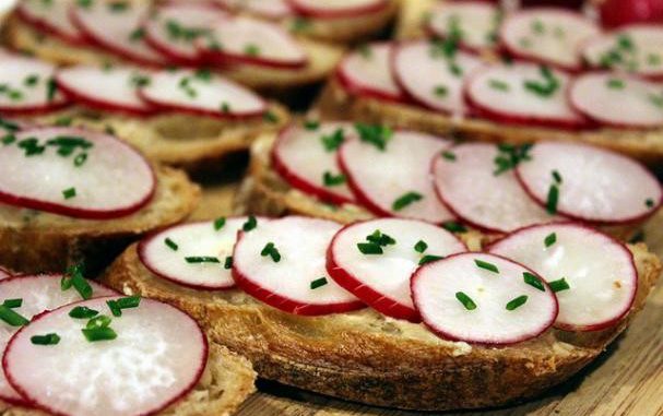 sliced-baguette-with-anchovy-chive-butter-and-radishes.jpg Sliced Baguette with Anchovy Chive Butter and Radishes