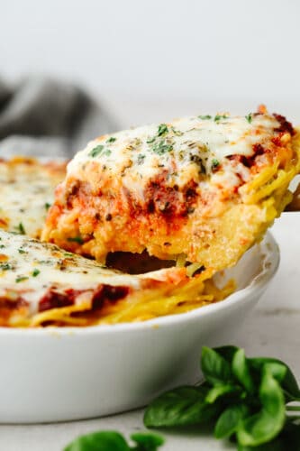 This tasty baked dish is super easy, cheesy, and flavorful! For adding a little Italian goodness to busy weeknights, spaghetti pie is the answer! Taking a slice of spaghetti pie.