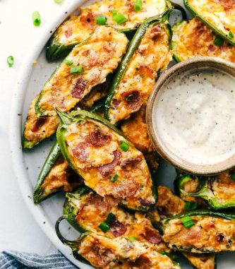 Jalapeño Poppers with Bacon
